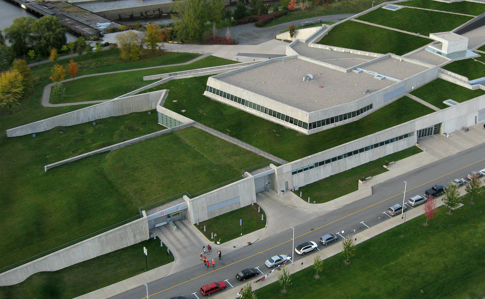 Flynn Ottawa war museum